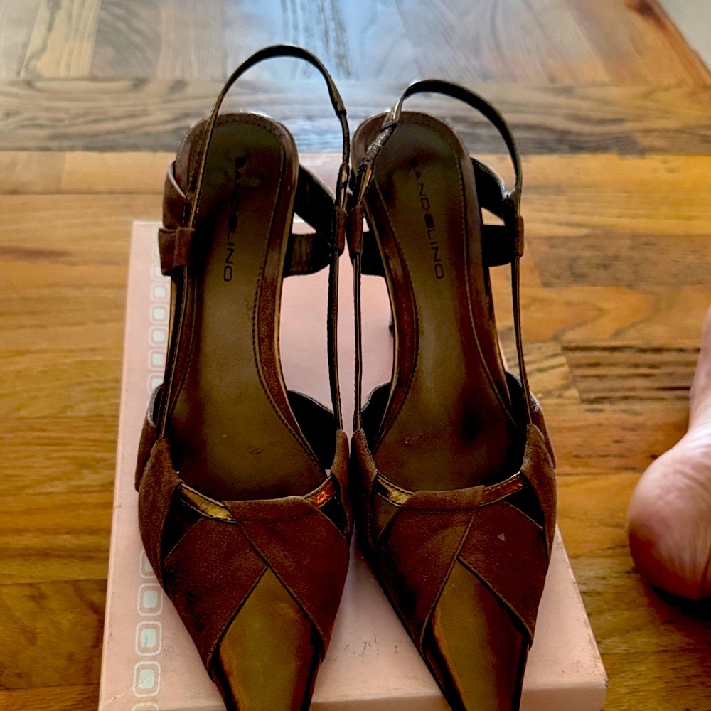 Bandalino  Brown and Gold Heels